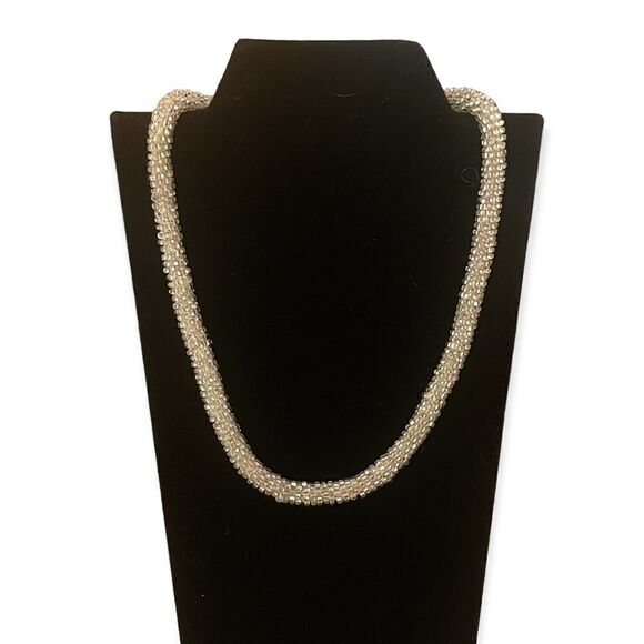 LARose Design Handmade Beaded Knit Chic Necklace by Barbara Ann - Picture 1 of 8